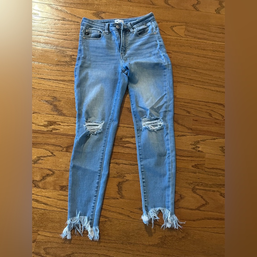 Women’s Kancan jeans  5/26. Raw hem